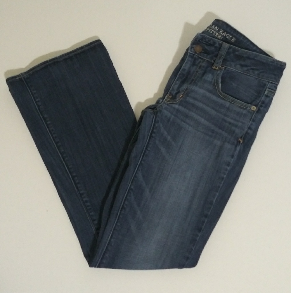 American Eagle Outfitters Bootcut Jeans. Size 6